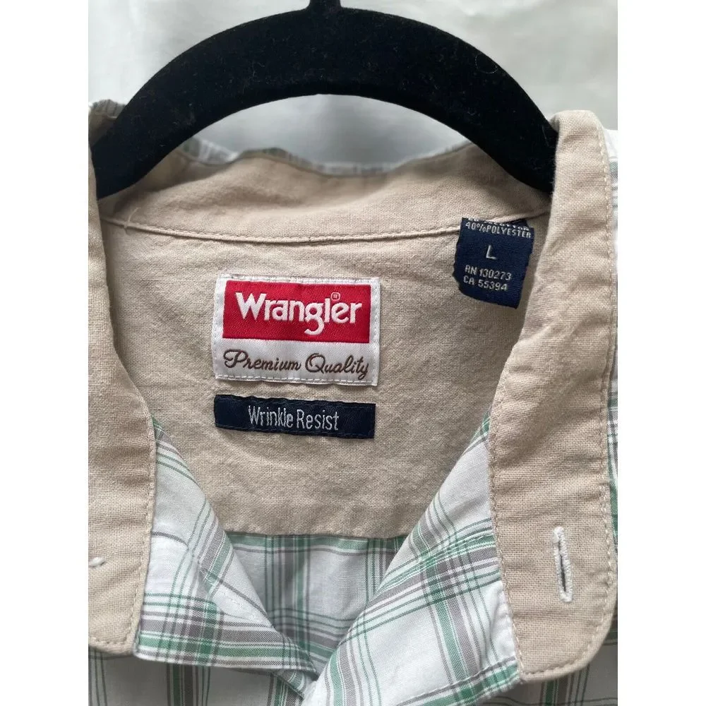 Wrangler Men's‎ Wrinkle Resistant Short Sleeve Western Shirt Green Tan Plaid